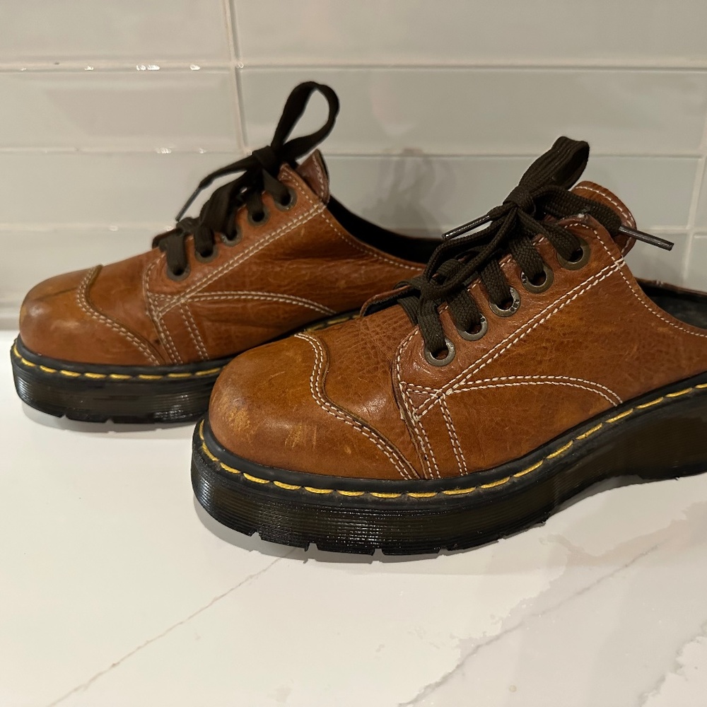 VINTAGE Women’s Dr. Martens 1A06 Lace Up Clogs *US Size 8* UK Size 6